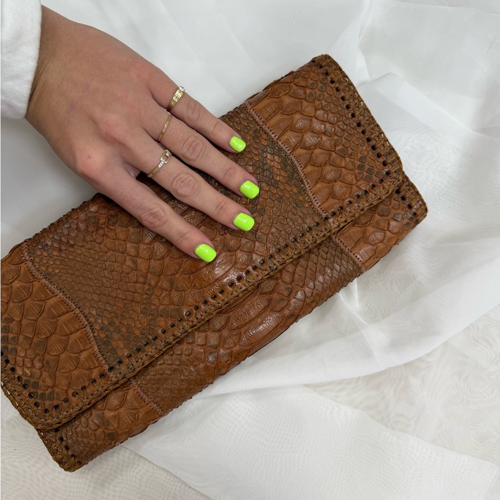 FATTO A MANO BY CARLOS FALCHI CROCODILE TEXTURE FOLD OVER WHIP STITCH DETAIL.
